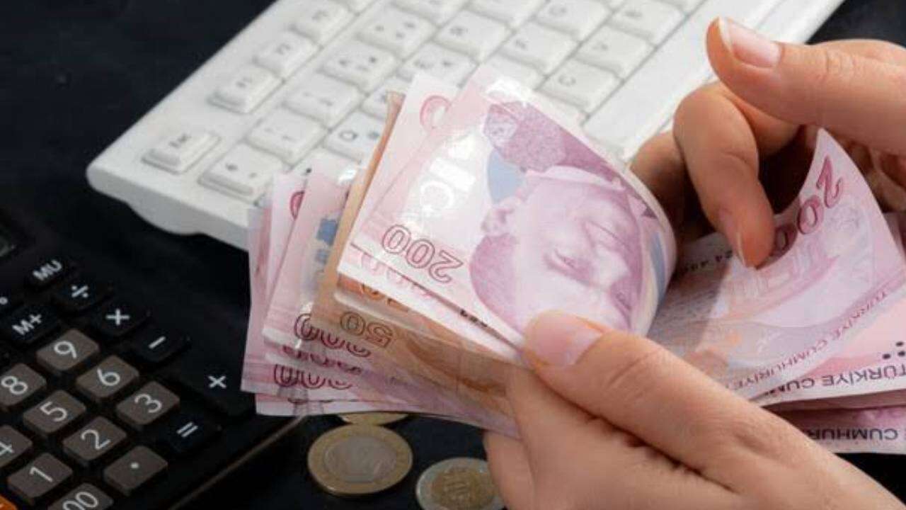 SSK ve Bağ-Kur'lu emeklisine 4 maaş birden yatacak: Kanun teklifi Meclis'te! 6